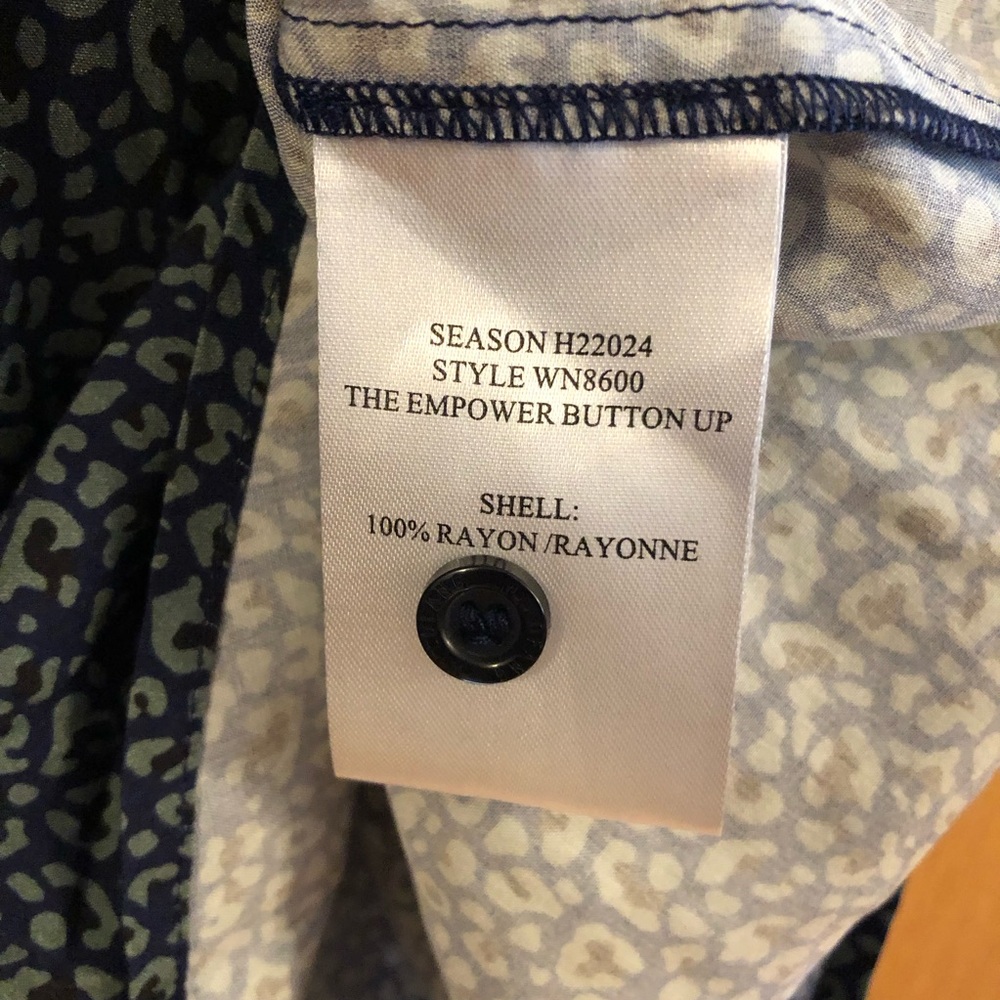 WILDFANG THE EMPOWER BUTTON UP Short Sleeve Women’s Shirt Top Blouse Size 2X - Picture 12 of 12